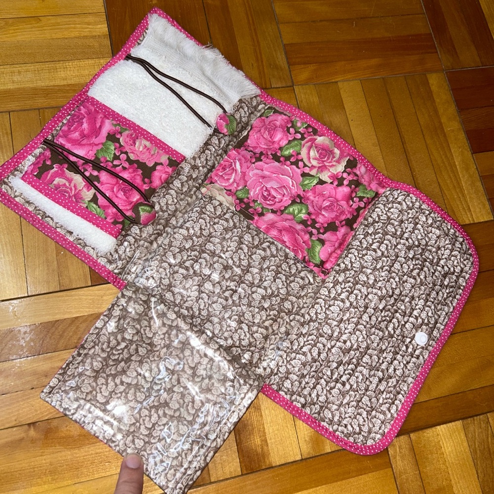 NWOT handmade Pink Floral travel Clutch - Picture 2 of 6